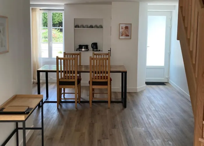 Дом отдыха Maison 4-8 Personnes, Jardin, Mere Eglise *