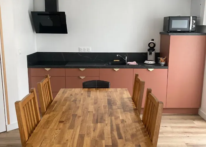 Maison 4-8 Personnes, Jardin, Mere Eglise Дом отдыха Сент-Мер-Эглиз